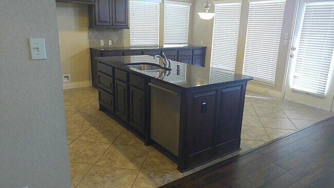 Building Photo - 14104 Green Thicket Dr