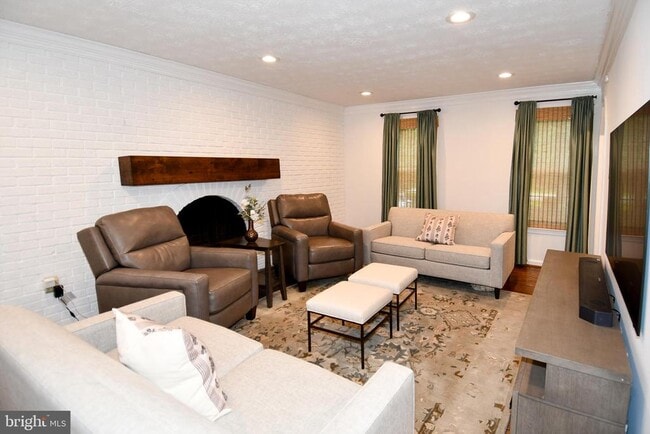 Building Photo - 12134 Holly Knoll Cir