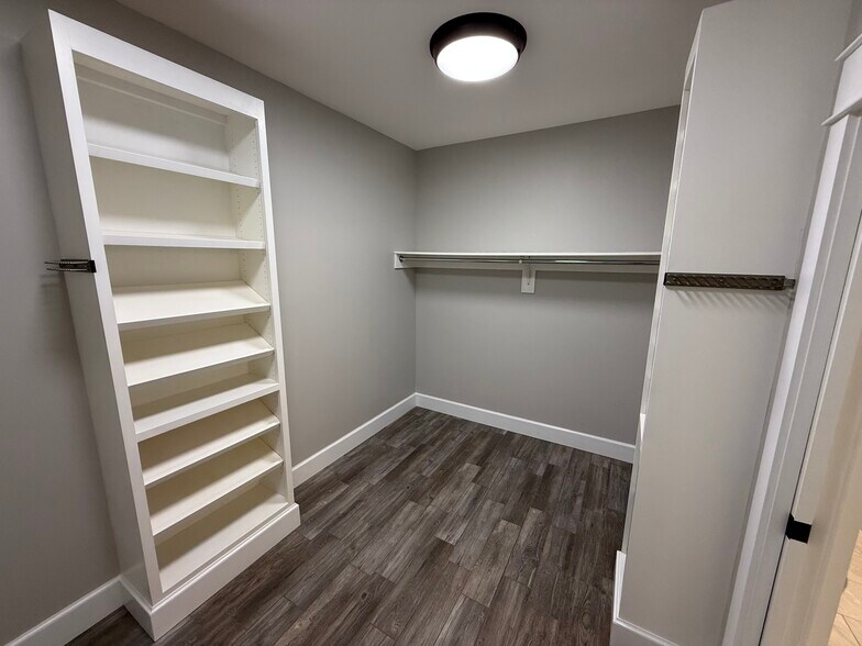 Building Photo - 1270 Dorado Way
