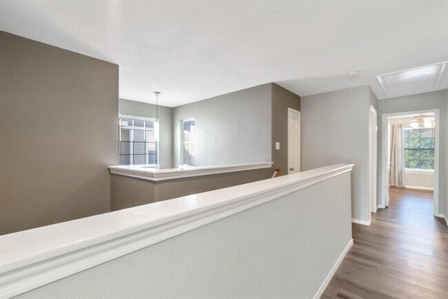 Building Photo - 17139 Oakwood Chase Dr