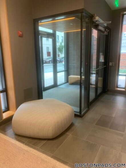 Building Photo - 150 Camden St