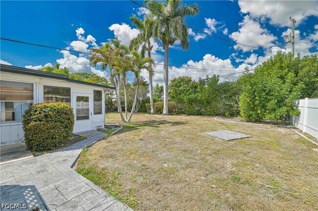 Building Photo - 4520 SE 9th Ave