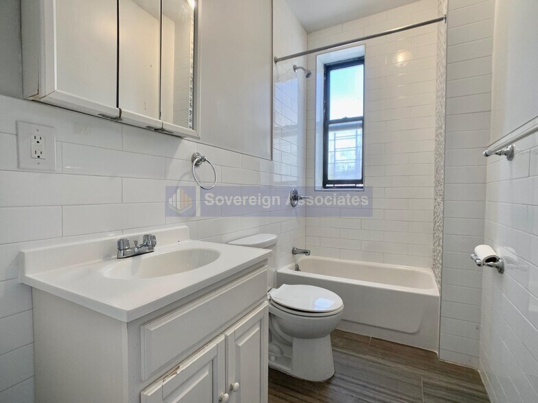 Building Photo - 540 W 158th St