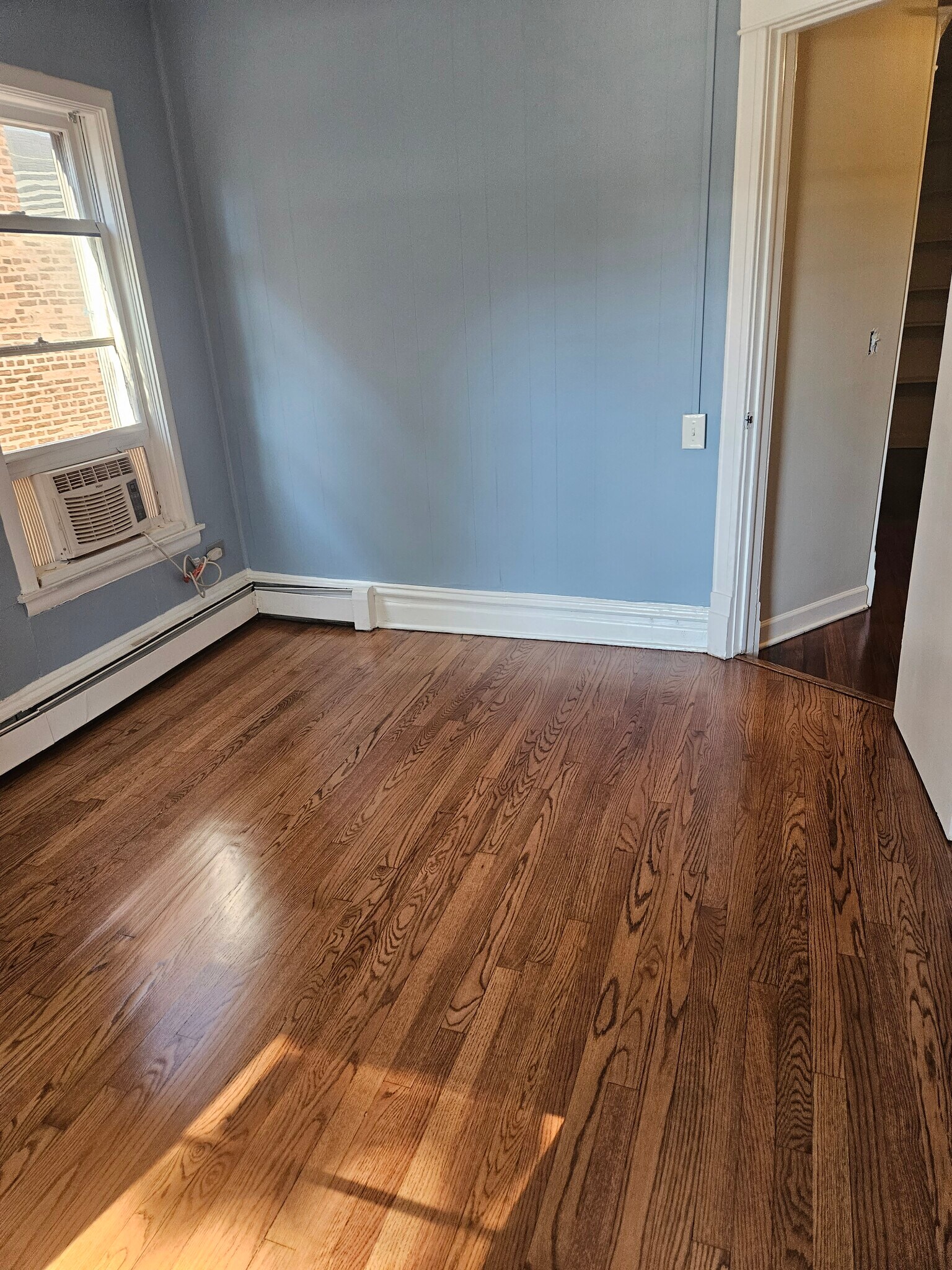 Building Photo - 6040 N Avondale Ave