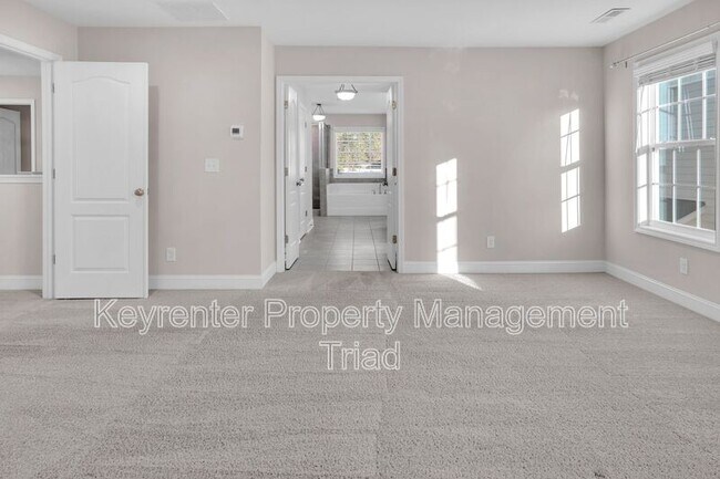 Building Photo - 5470 Noble View Dr