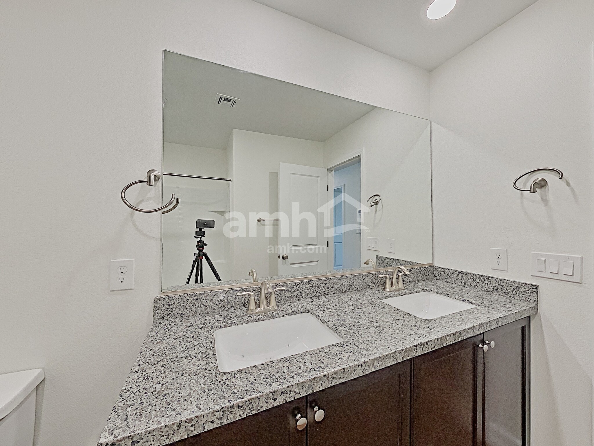 Building Photo - 6128 Wild Lilac Ct