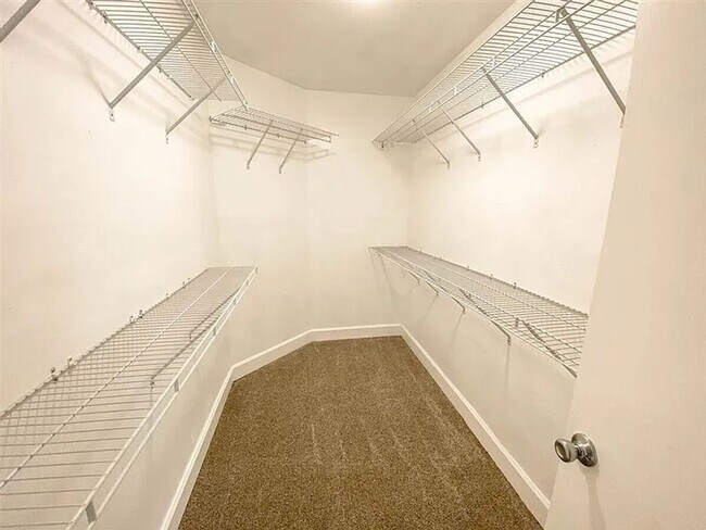 Building Photo - Family-Friendly Northeast Home Steps from Top-Rated Schools