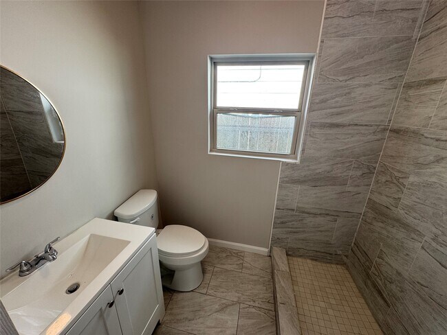 Building Photo - 3231 Holman St