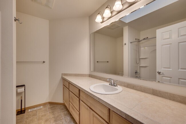 Building Photo - For Rent | Stunning 4-Bedroom Home in Brookside Estates