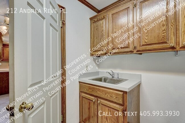 Building Photo - 212 Andrea Reve Pl