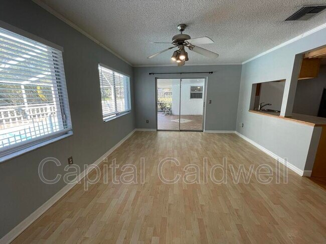 Building Photo - 12813 Starling Dr