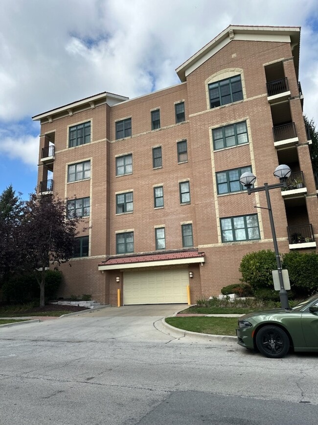 Building Photo - 5100 W 96th St