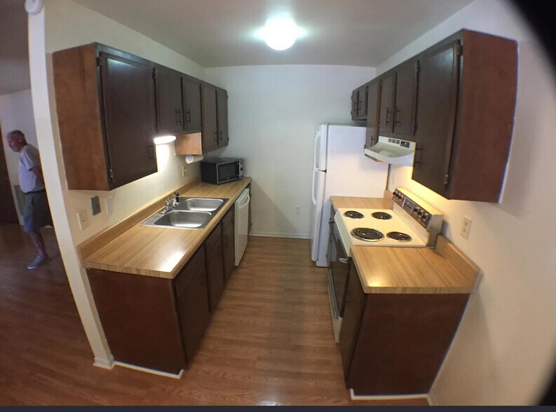 Building Photo - 1747 Donlee Dr