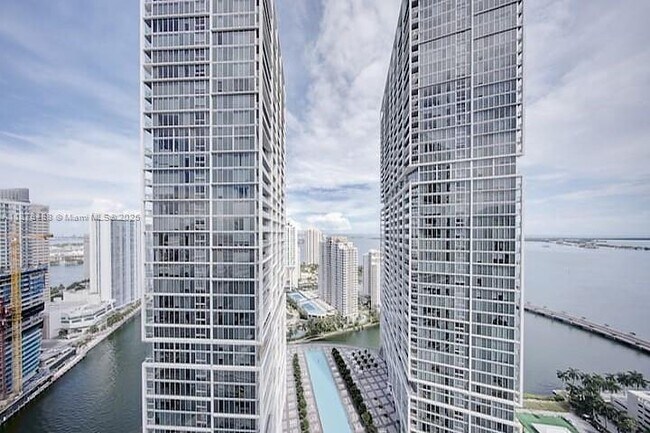 Building Photo - 485 Brickell Ave