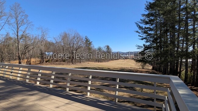 Building Photo - Spacious Updated Home on 1.6 Acres – Prime Location Near Arden, Fletcher & Mills River