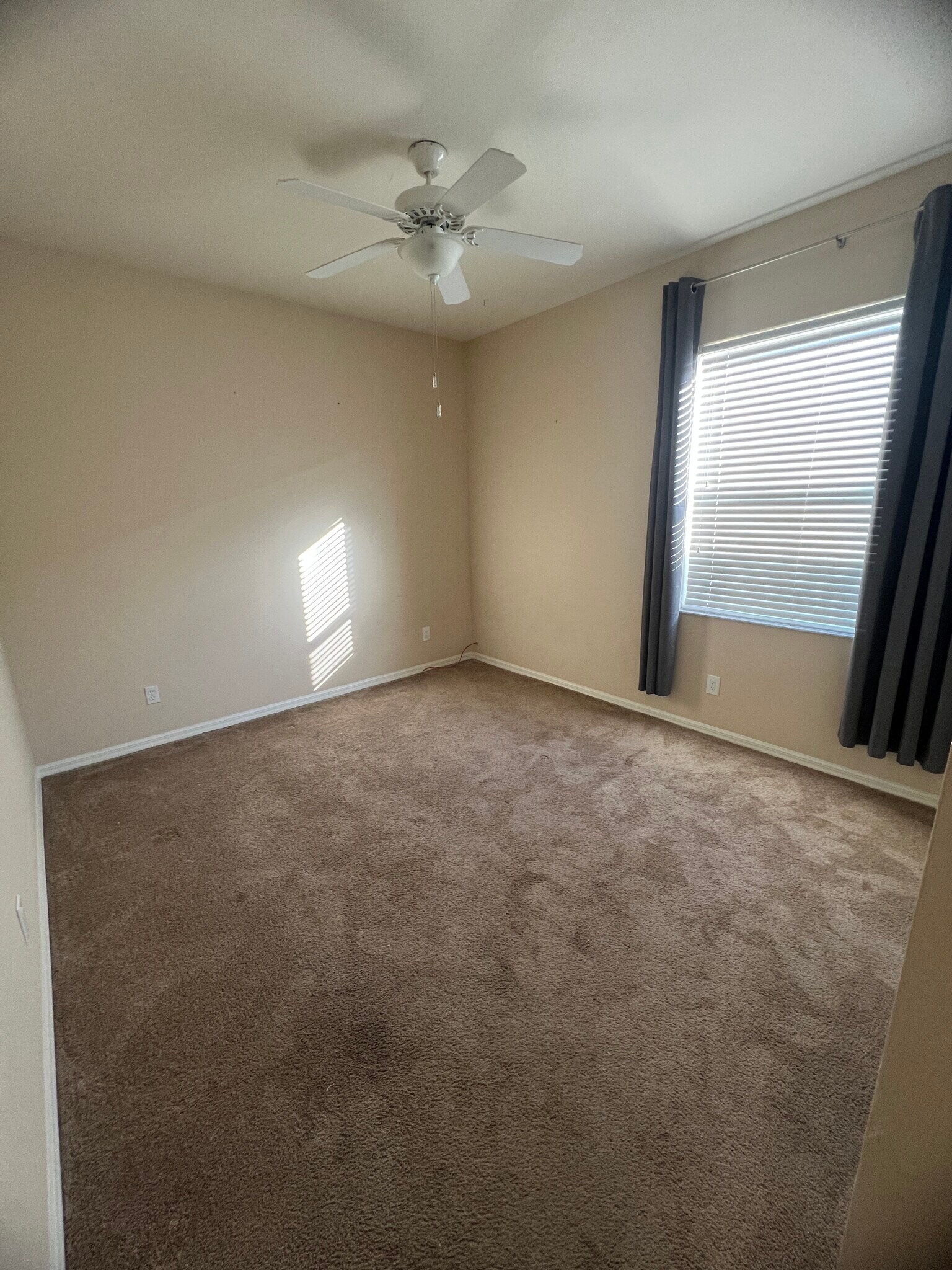 Building Photo - 13988 Village Creek Dr