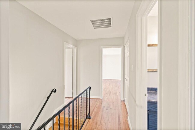 Building Photo - 9356 Birchwood Ct