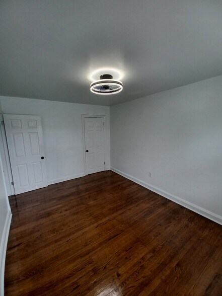 Building Photo - 1646 Heathfield Rd