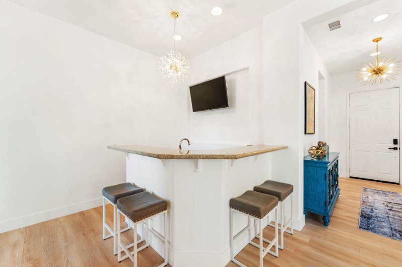 Building Photo - 65 Shoreline Dr