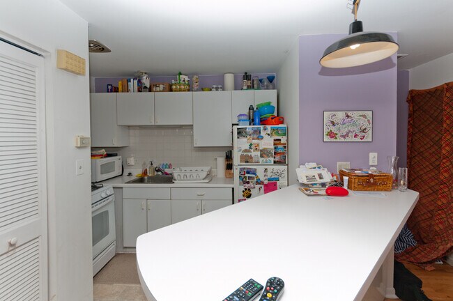 Building Photo - 2632 N Mildred Ave