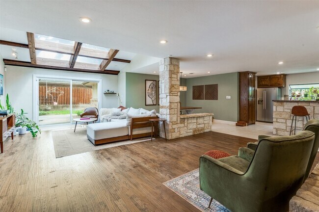 Building Photo - 1602 Glen Valley Dr