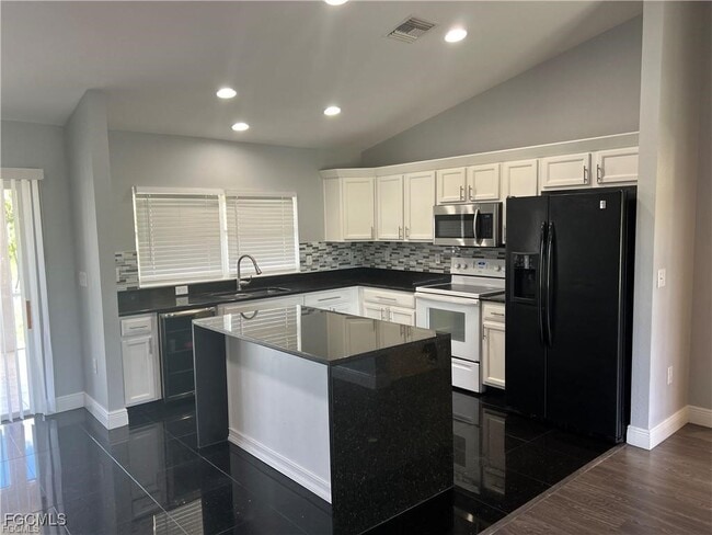 Building Photo - 2910 25th St W