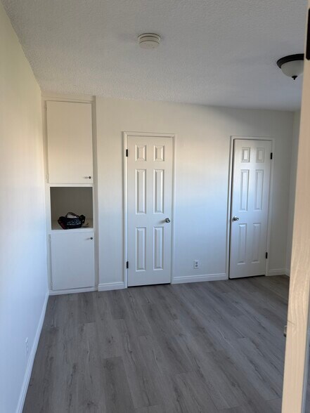 Building Photo - 2750 S Mansfield Ave