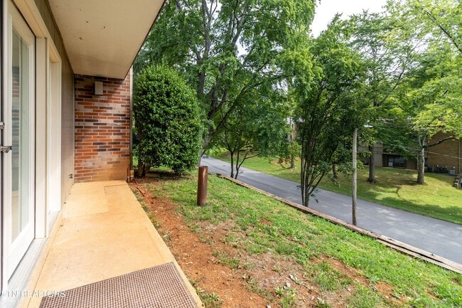 Building Photo - 454 Berlin Dr