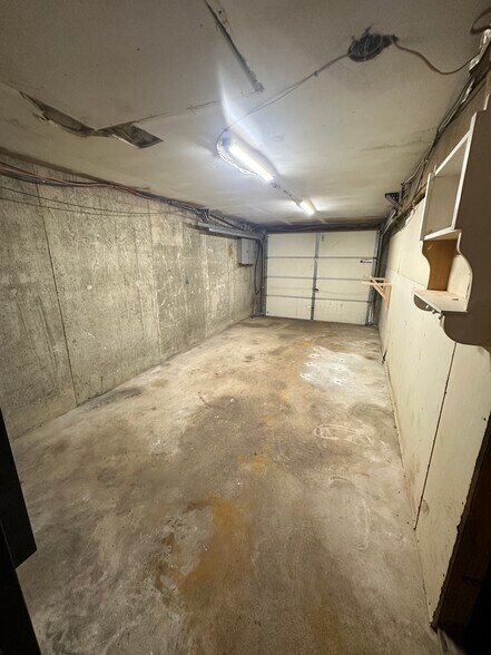 Optional Garage - 11934 Waldemire Dr