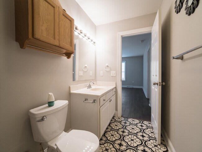 Building Photo - "Charming 3-Bedroom Retreat with 2 Full Baths in Gastonia - Your Cozy Haven Awaits!"