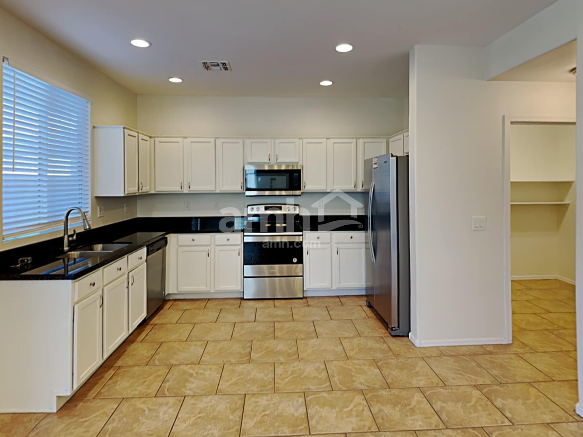 Building Photo - 9742 E Knowles Ave