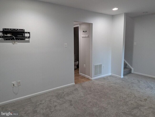 Building Photo - 47574 Comer Square