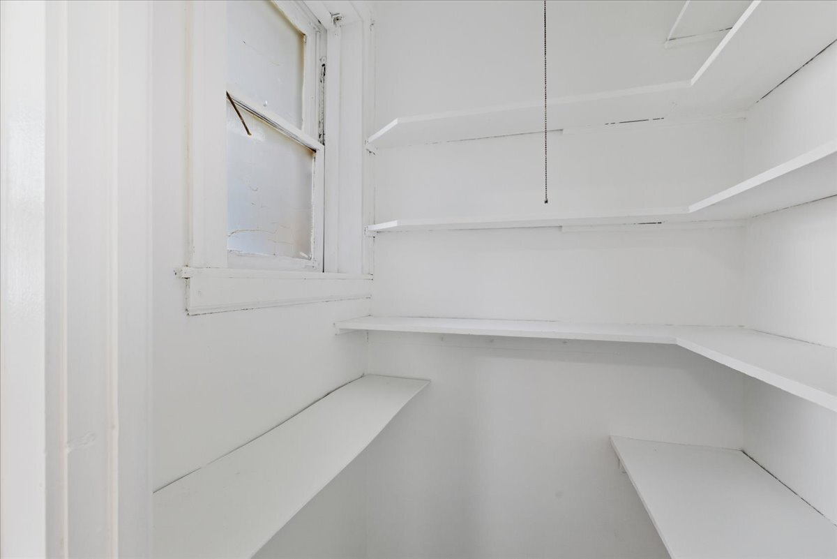 Building Photo - 3214 N Linder Ave