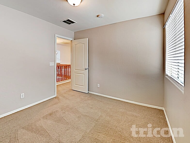 Building Photo - 25768 W Victory St