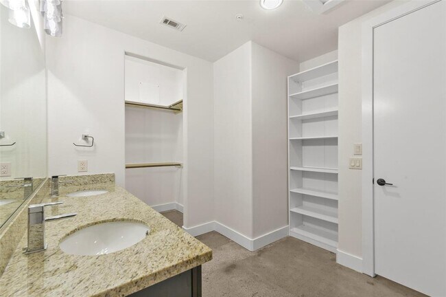Building Photo - 2323 Polk St