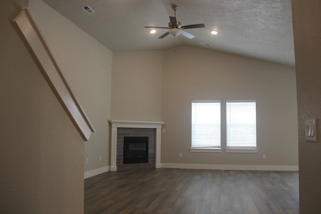 Building Photo - 16555 Senden Ave