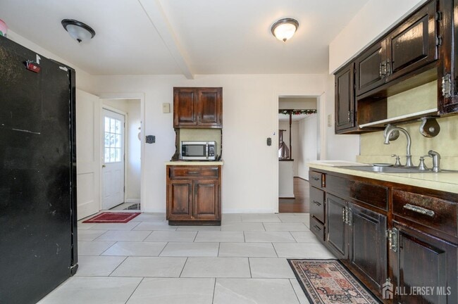 Building Photo - 1 Ovington Ave