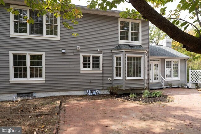 Building Photo - 3244 Titanic Dr