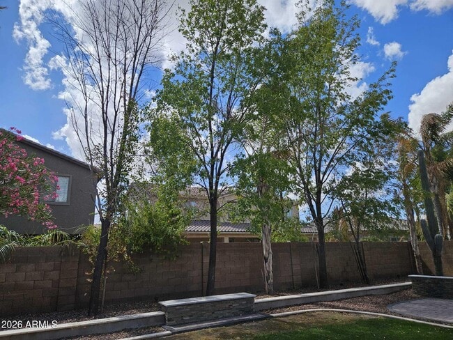 Building Photo - 419 W Balsam Dr