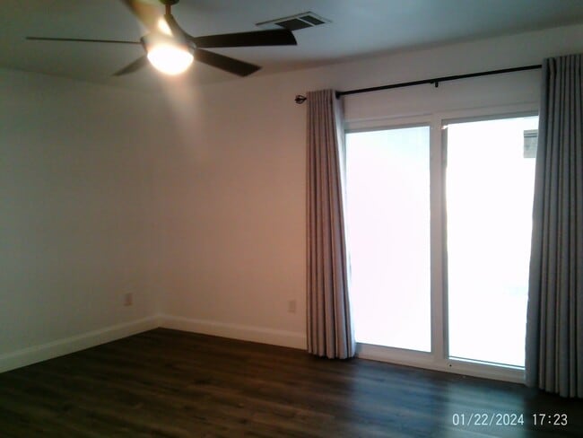 Building Photo - HOLIDAY SPECIAL $2847.50 MOVES YOU IN!!!   NW----SOLAR, SOLAR, SOLAR!!!   Application Pending