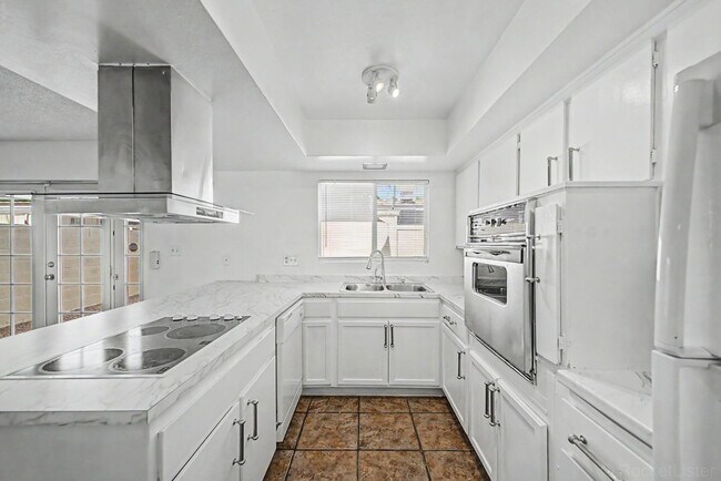 Building Photo - 4522 N 15th Ave