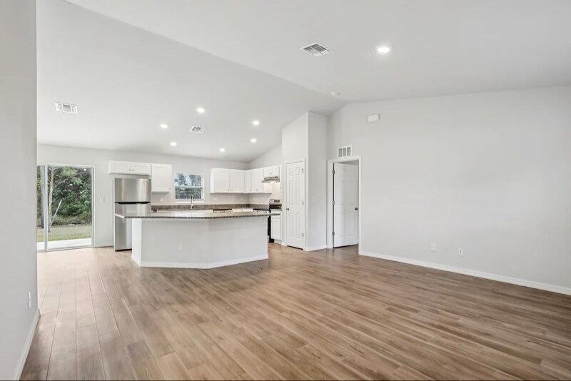 Building Photo - 13238 Fowler Ave