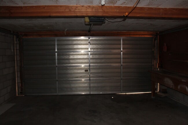 Building Photo - Remodeled 3 Bed 2 Bath Long Term Rental!