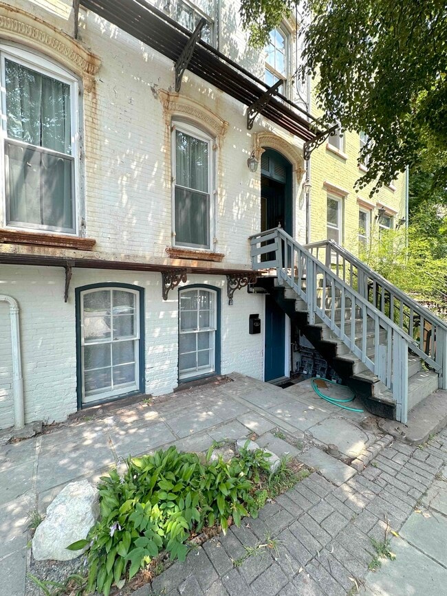Primary Photo - 88 Washington St