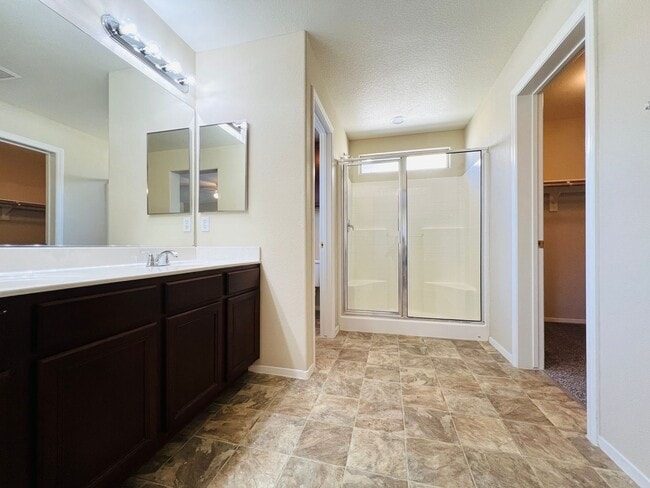 Building Photo - Blue Diamond & Durango 2-story, 3 Bedroom + Den SW home ready for immediate move in!