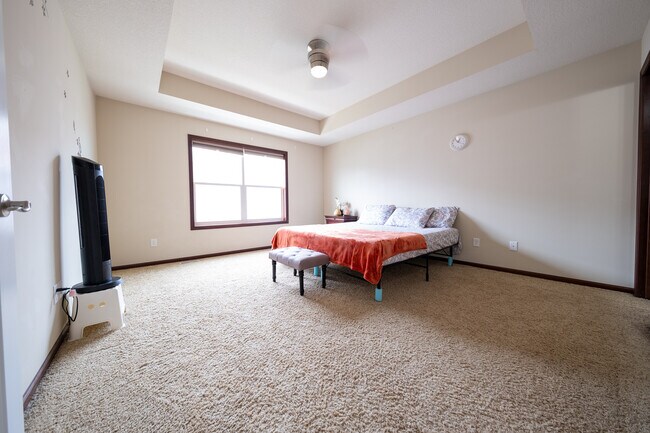 Building Photo - 9570 Jefferson Dr