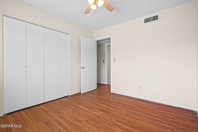 Building Photo - 7316 Clemente Ave