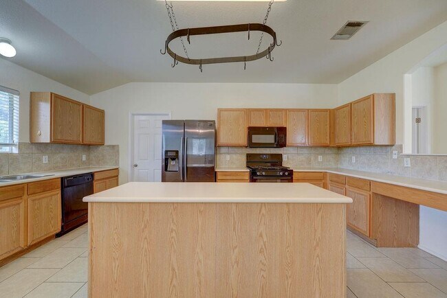 Building Photo - 129 Dove Song Dr