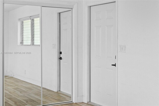 Building Photo - 1501 N 58th Ave