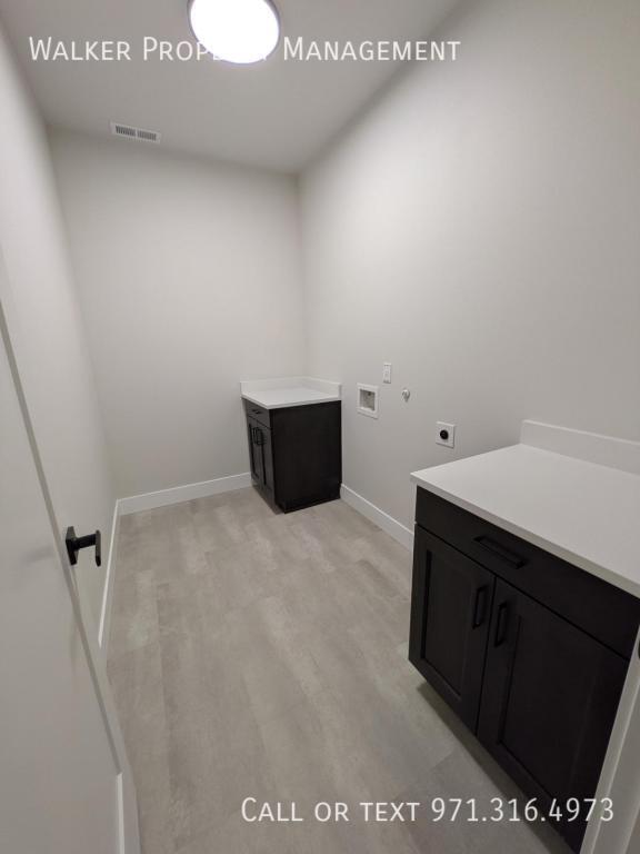 Building Photo - 1000 E Rork Ct